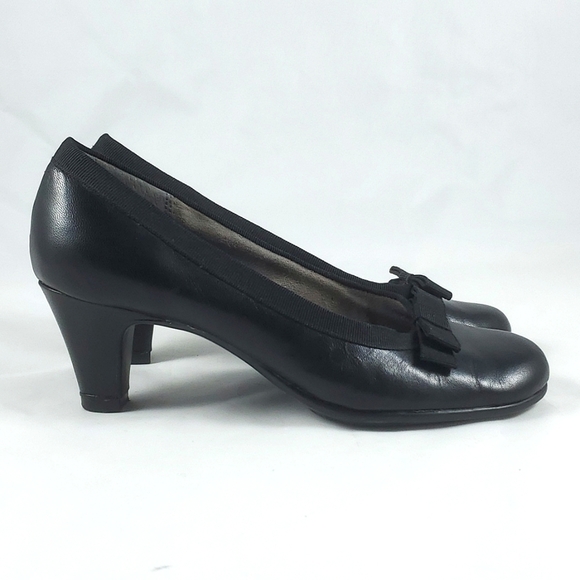 Aerosoles Playhouse Black Leather Bow Round Toe Pumps 2.5" Heels - Picture 2 of 15